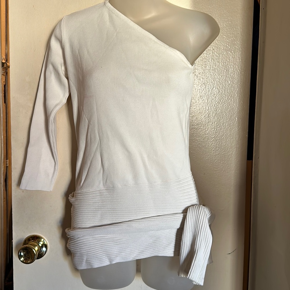 Garcia one sleeve sweater top